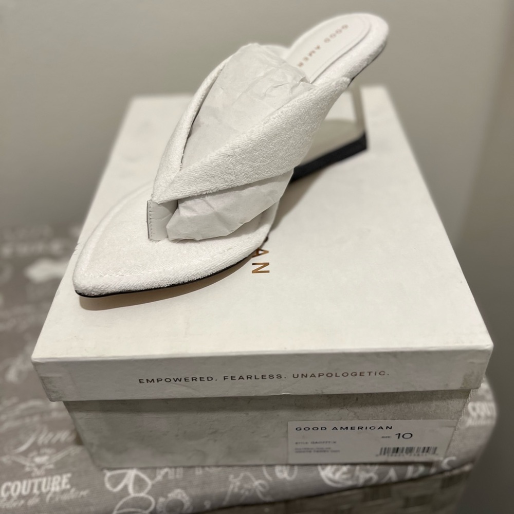 Good American acrylic wedge terry shoe